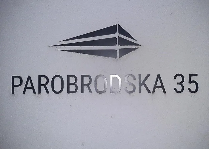Apartman Viaggio I Parking Garaza