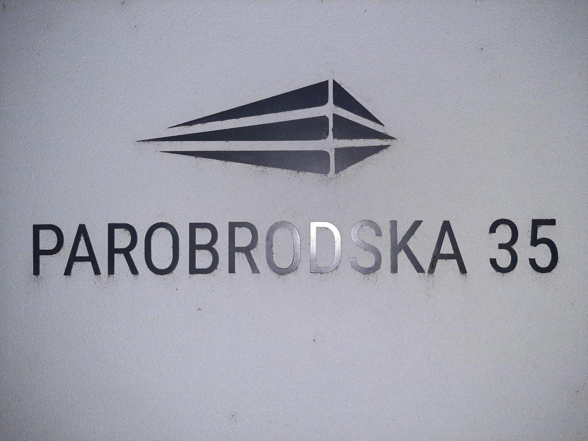 Viaggio I Parking Garaza Sremska Mitrovica
